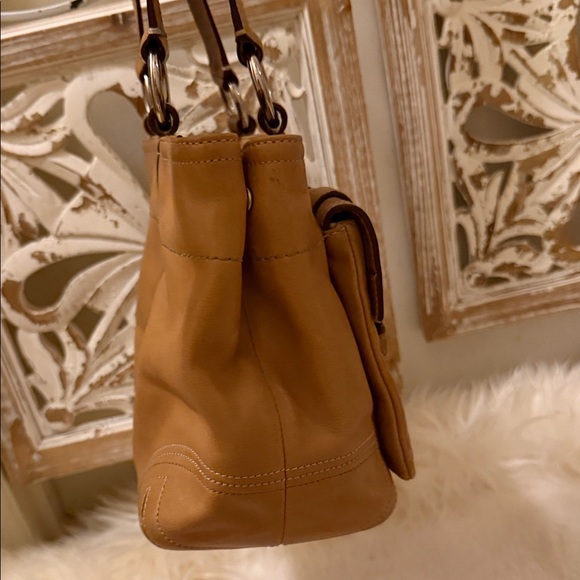 Coach Vintage Y2K Tan Leather Shoulder Bag 🩷 - Picture 3 of 15